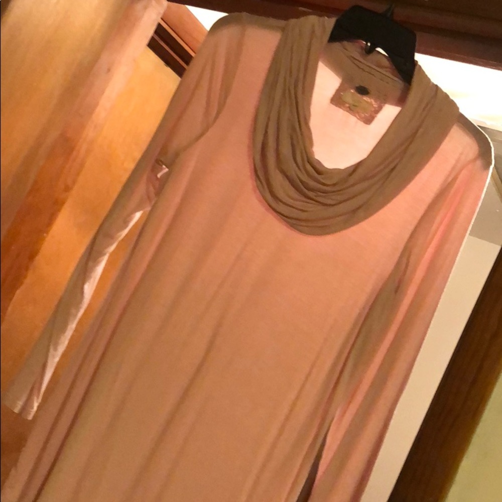 Long sleeved VERSONA bought tunic neck light pink